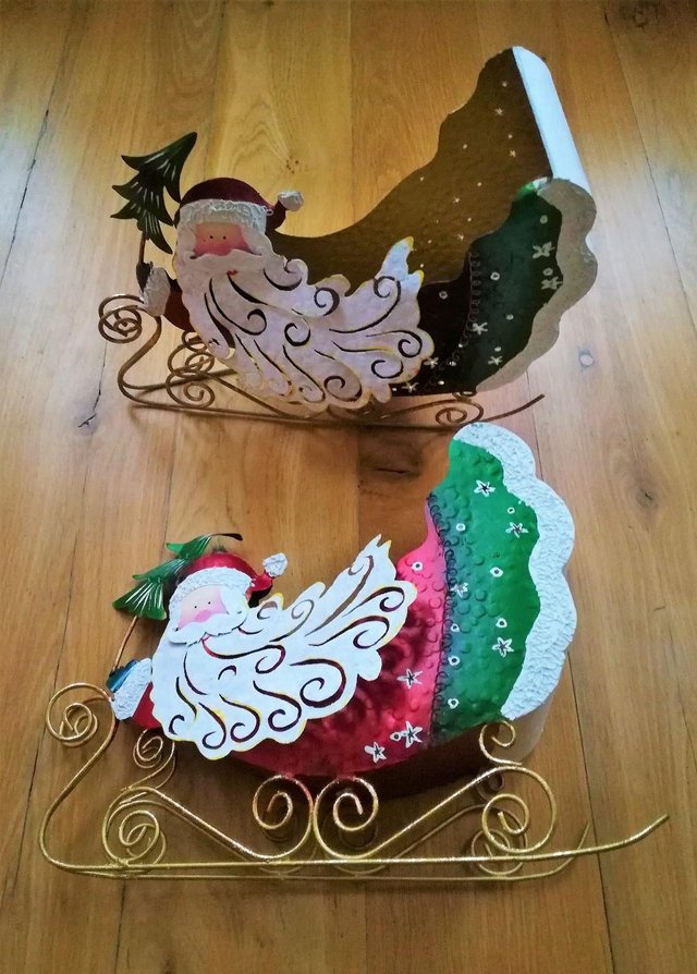 Image 3 of CHRISTMAS SANTA SLEIGHS 2 Large Metal Green Red Gold Gifts