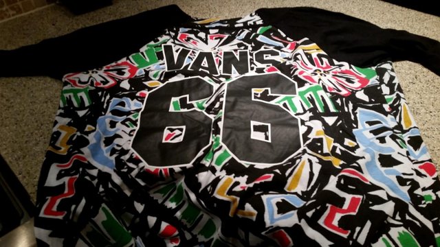 Preview of the first image of Vans short sleeve t-shirt Size L (boy's).