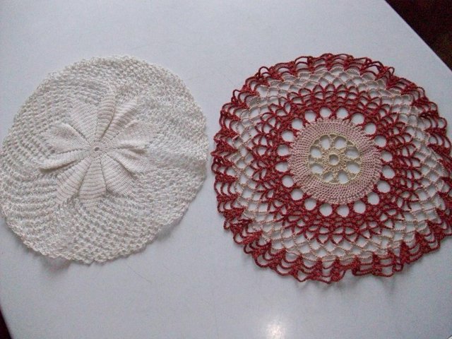 Preview of the first image of LACE DOILIES ONE PINK & RED 1 OFF WHITE VINTAGE 1950s **GC**.