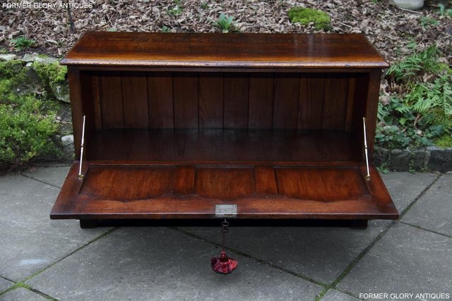Image 6 of TITCHMARSH AND GOODWIN OAK BLANKET TOY BOX RUG DOWER CHEST