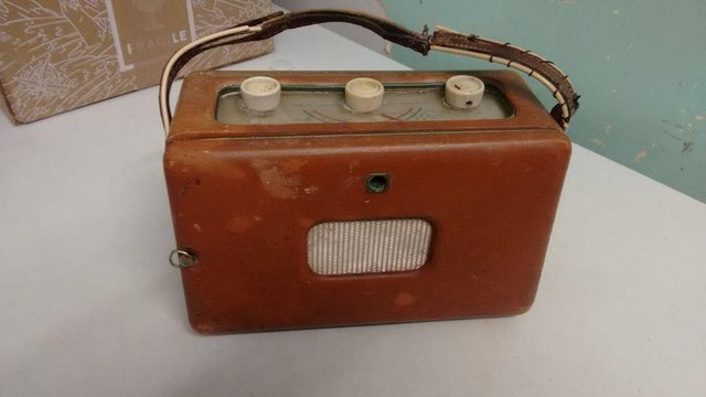 Preview of the first image of Original 1960s R300 Roberts Radio.