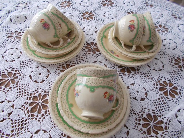 Image 3 of Tea set. Hanley, really attractive pattern. Lovely.......