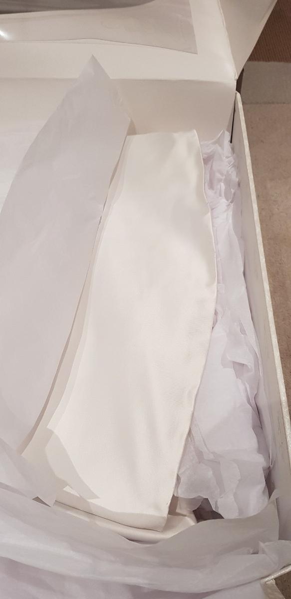 Image 8 of Beautiful Caroline Castigliano Wedding Dress Size 8