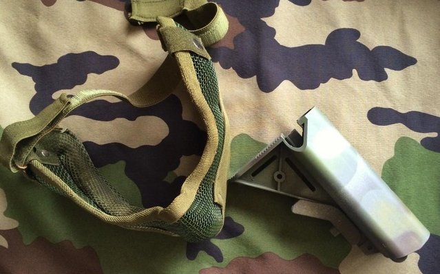 Preview of the first image of ADVENTURE GAMES KIT GEAR MASK STOCK MILITARY MTP.