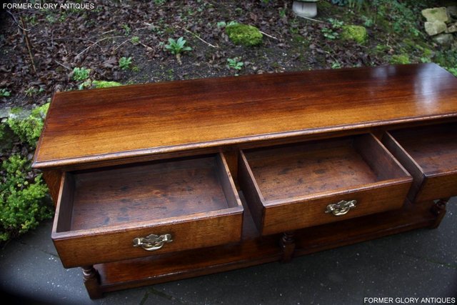 Image 35 of TITCHMARSH AND GOODWIN OAK DRESSER BASE SIDEBOARD HALL TABLE