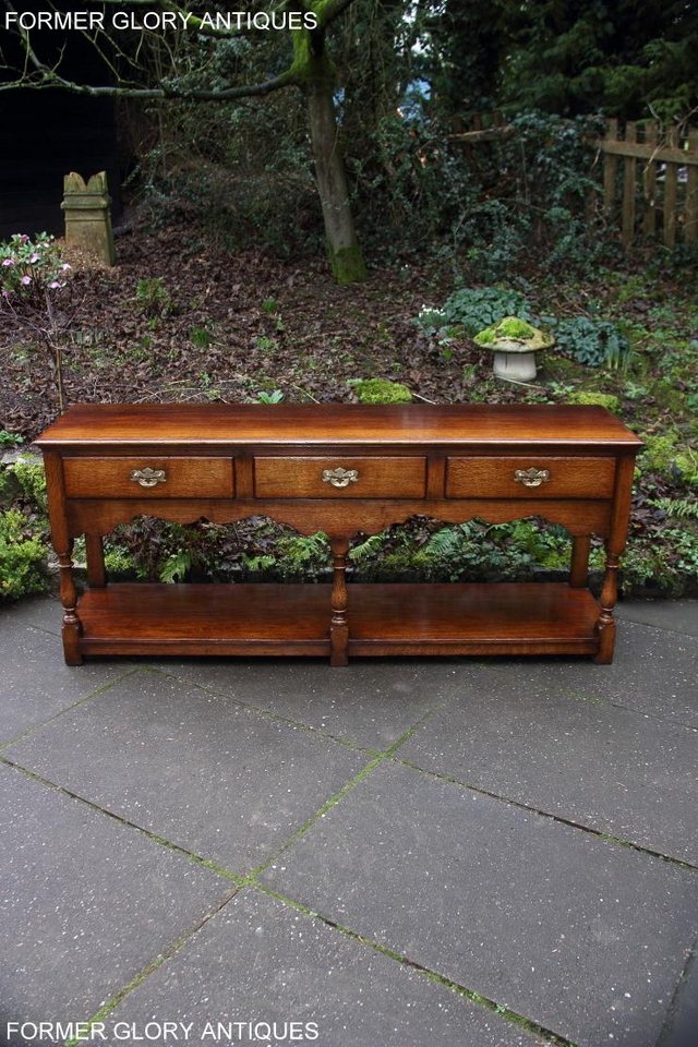 Image 42 of TITCHMARSH AND GOODWIN OAK DRESSER BASE SIDEBOARD HALL TABLE