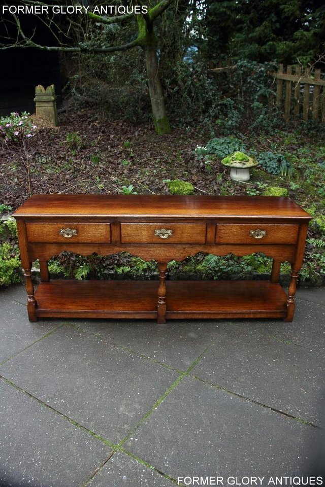 Image 45 of TITCHMARSH AND GOODWIN OAK DRESSER BASE SIDEBOARD HALL TABLE