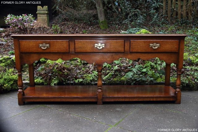 Image 59 of TITCHMARSH AND GOODWIN OAK DRESSER BASE SIDEBOARD HALL TABLE
