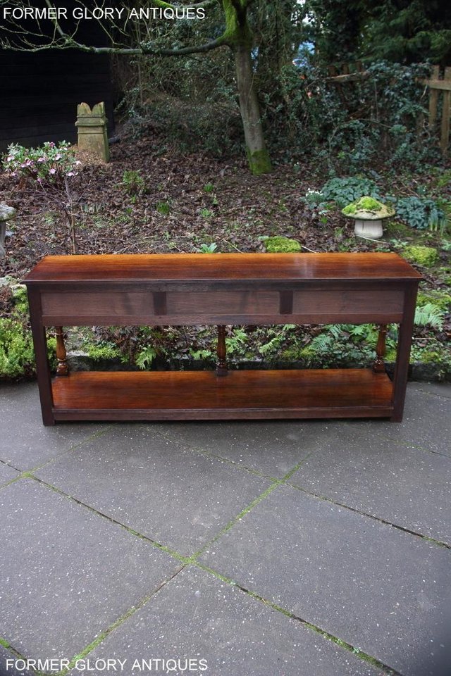Image 89 of TITCHMARSH AND GOODWIN OAK DRESSER BASE SIDEBOARD HALL TABLE