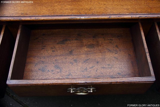 Image 113 of TITCHMARSH AND GOODWIN OAK DRESSER BASE SIDEBOARD HALL TABLE