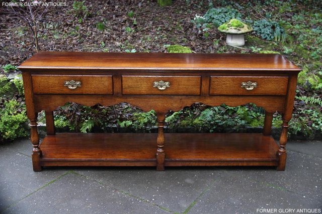Image 118 of TITCHMARSH AND GOODWIN OAK DRESSER BASE SIDEBOARD HALL TABLE