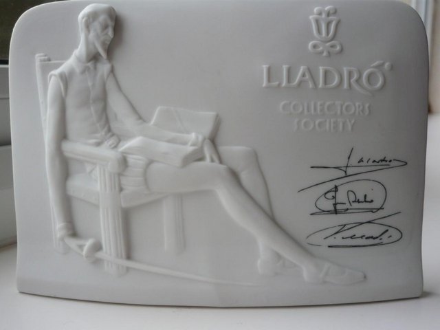 Preview of the first image of Lladro Collectors' Society Plaque c1985.