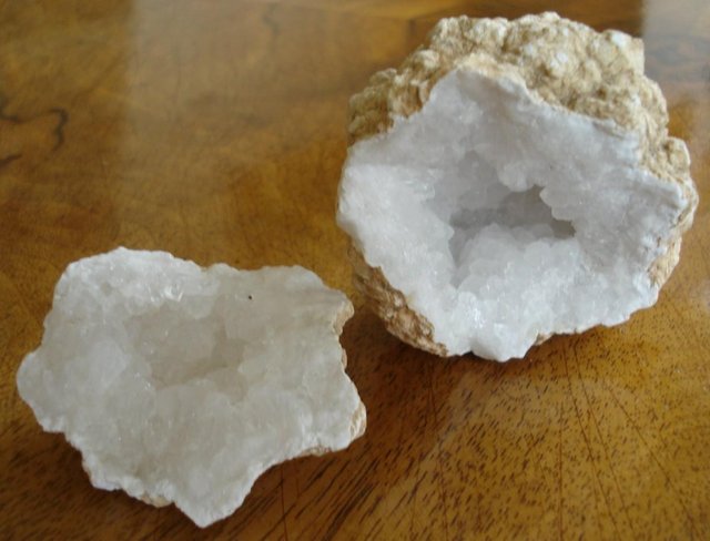 Preview of the first image of MEDIUM NATURAL GEODE ROCK WITH CLUSTER CRYSTALS FROM MOROCCO.
