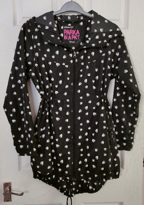 Preview of the first image of Ladies Denim & Co Black & White Parka In A Pkt - Size S.