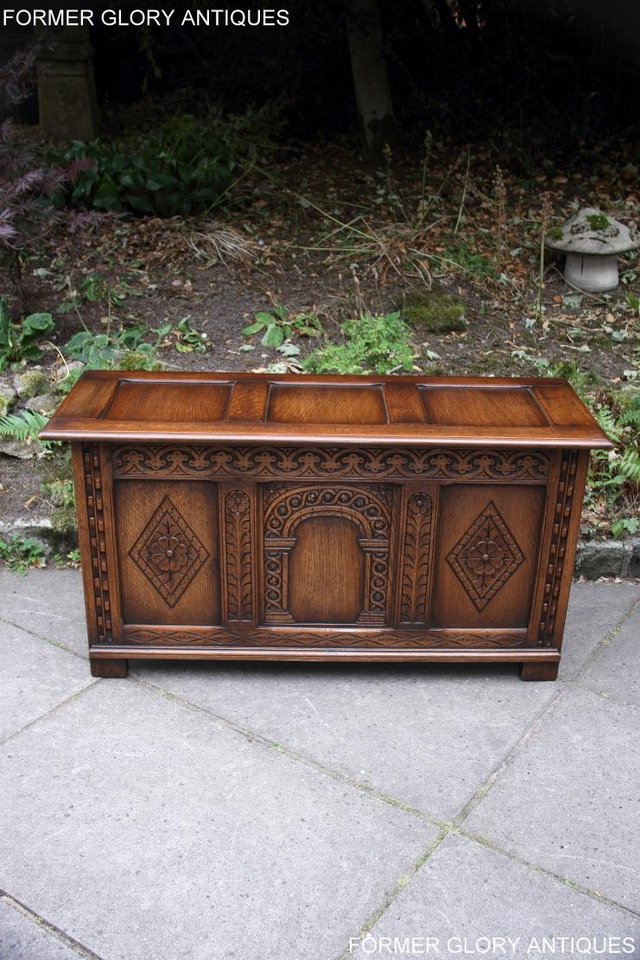 Image 44 of TITCHMARSH & GOODWIN STYLE OAK BLANKET CHEST TOY BOX COFFER