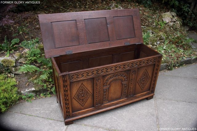 Image 46 of TITCHMARSH & GOODWIN STYLE OAK BLANKET CHEST TOY BOX COFFER
