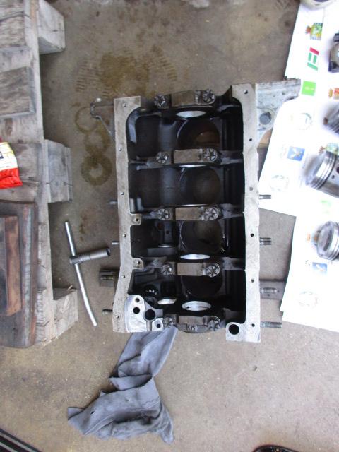 Image 2 of Engine block Fiat 124AC3000