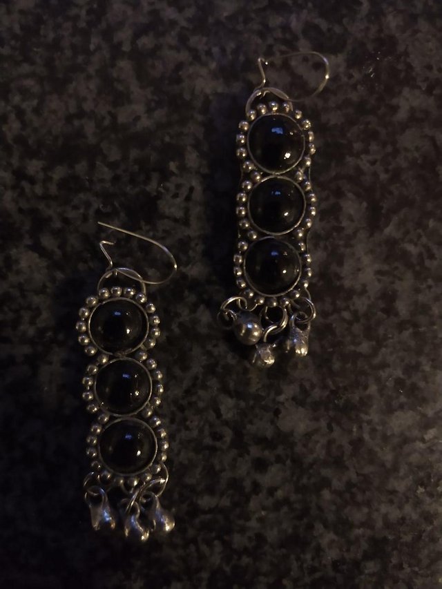 Image 6 of 7 beautiful pairs of dangle earrings.