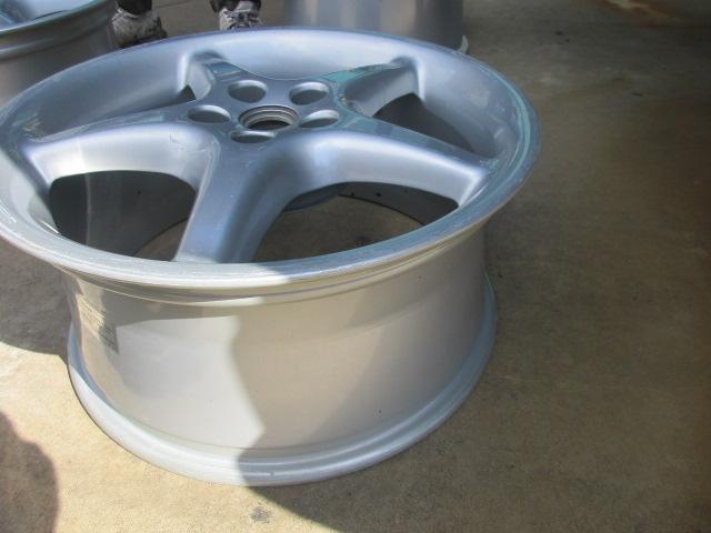 Preview of the first image of Front and rear wheel rims Ferrari 550.