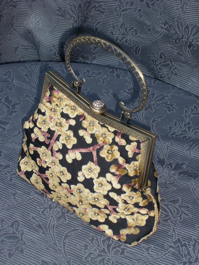 Image 9 of AMY GEE Velvet Beaded Handbag NEW!
