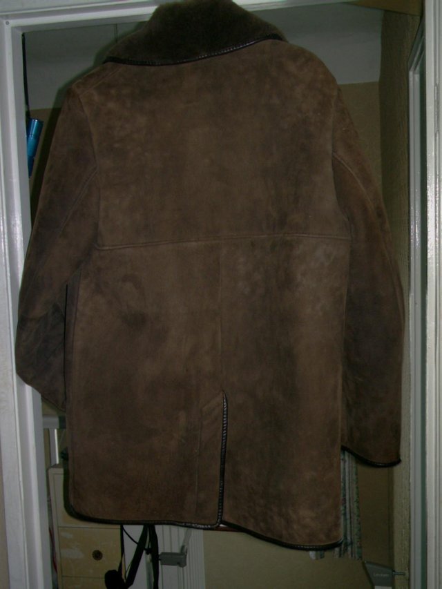 Image 2 of genuine sheepskin coat size 40 excellent condition
