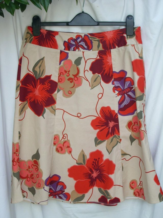 Image 4 of GAP Stretch Red Print Skirt – Size 12