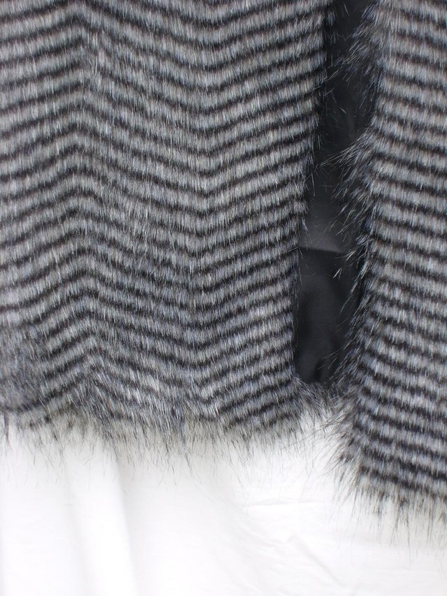 Image 5 of LANSHIFEI Fake Fur Body Warmer Top – Size 10 NEW