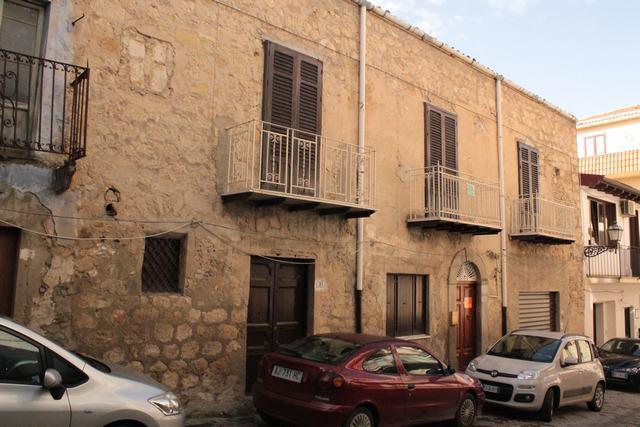 Image 2 of Historic Townhouse in Sicily - Casa Pullara Alessandria