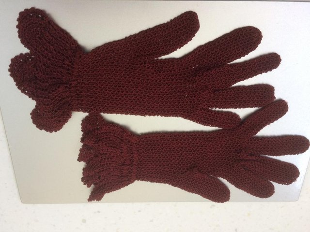 Image 2 of Ladies burgundy coloured vintage crotchet gloves