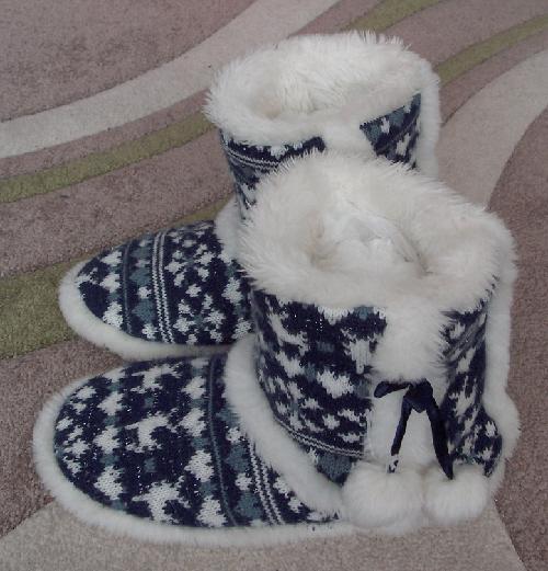 Preview of the first image of Ladies Navy/White Slipper Boots - Size 5-6.