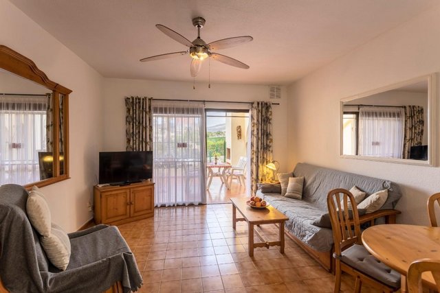 Preview of the first image of Tenerife spacious 1 bedroom ground floor apartment late rate.