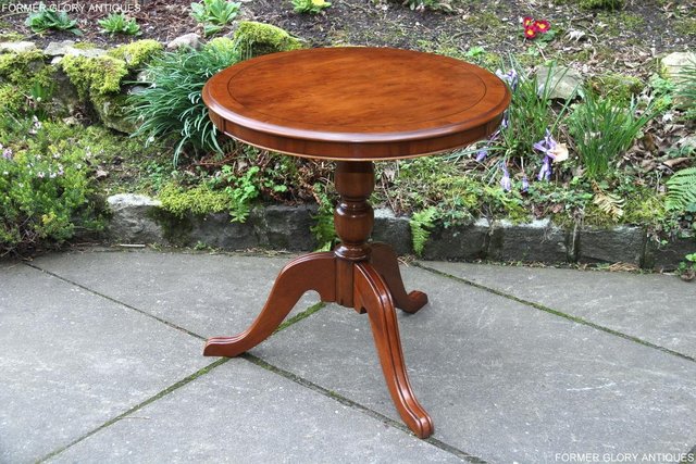 Image 2 of A YEW WOOD SIDE OCCASIONAL COFFEE LAMP PHONE TEA WINE TABLE
