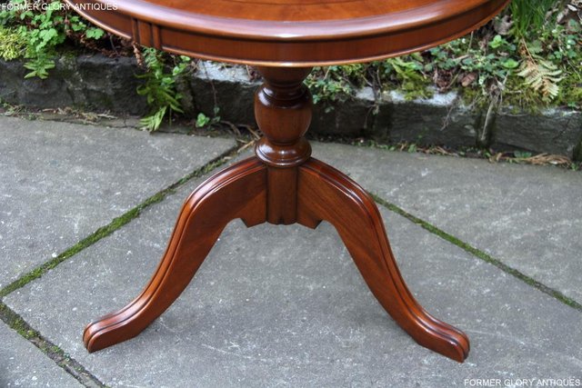 Image 15 of A YEW WOOD SIDE OCCASIONAL COFFEE LAMP PHONE TEA WINE TABLE