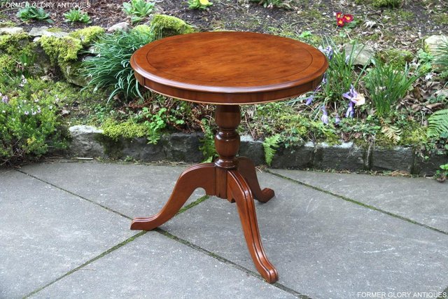 Image 22 of A YEW WOOD SIDE OCCASIONAL COFFEE LAMP PHONE TEA WINE TABLE