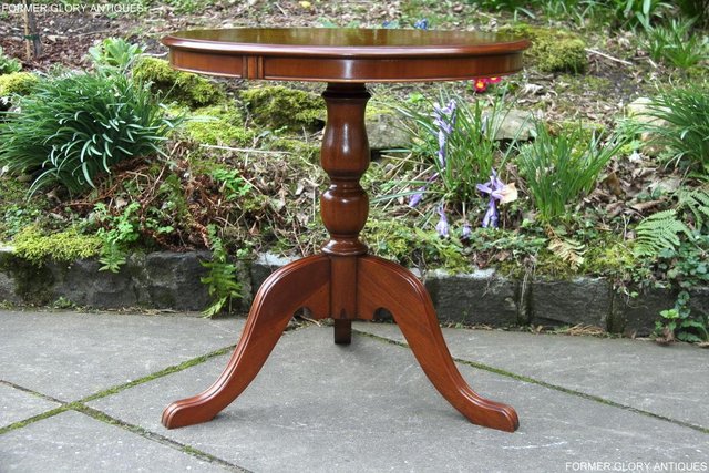 Image 23 of A YEW WOOD SIDE OCCASIONAL COFFEE LAMP PHONE TEA WINE TABLE