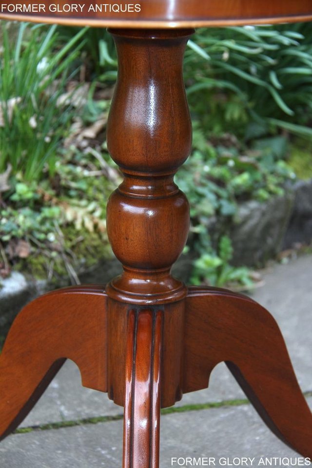 Image 50 of A YEW WOOD SIDE OCCASIONAL COFFEE LAMP PHONE TEA WINE TABLE