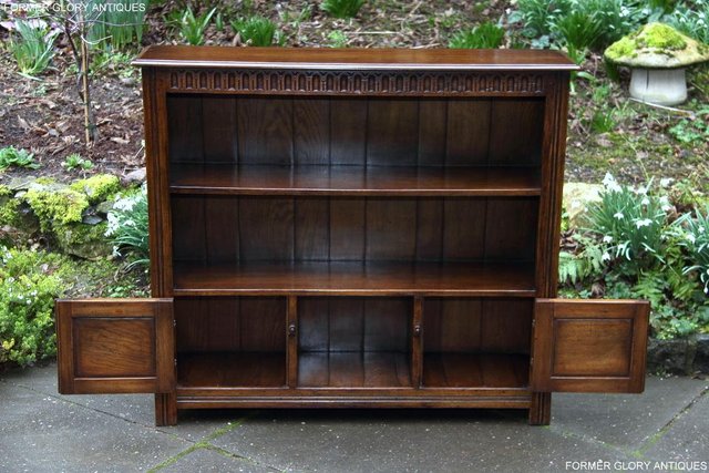 Image 4 of A TITCHMARSH AND GOODWIN OAK BOOKCASE SHELVES CD DVD CABINET