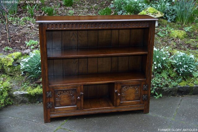 Image 50 of A TITCHMARSH AND GOODWIN OAK BOOKCASE SHELVES CD DVD CABINET