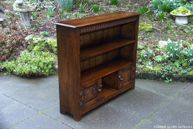 Image 58 of A TITCHMARSH AND GOODWIN OAK BOOKCASE SHELVES CD DVD CABINET