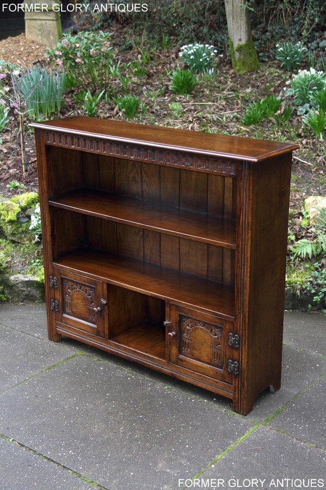 Image 73 of A TITCHMARSH AND GOODWIN OAK BOOKCASE SHELVES CD DVD CABINET