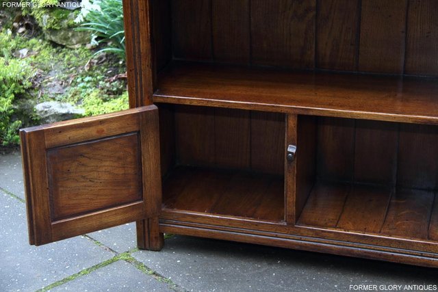 Image 78 of A TITCHMARSH AND GOODWIN OAK BOOKCASE SHELVES CD DVD CABINET