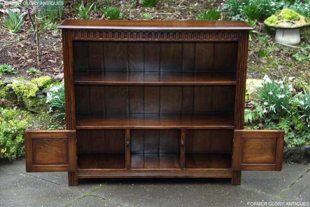 Image 85 of A TITCHMARSH AND GOODWIN OAK BOOKCASE SHELVES CD DVD CABINET