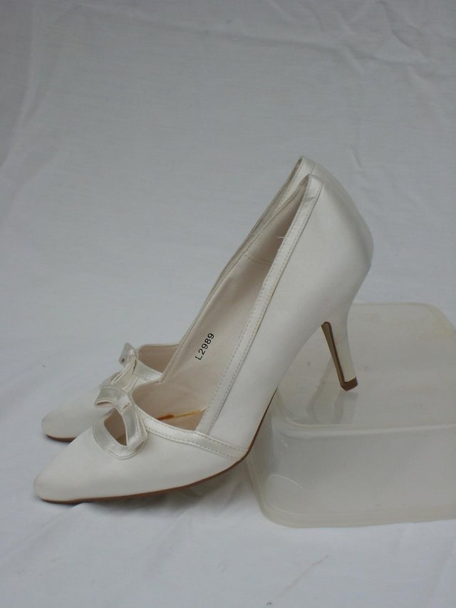 Image 4 of ANNE MICHELLE Satin Wedding Shoes – Size 4/37 NEW!