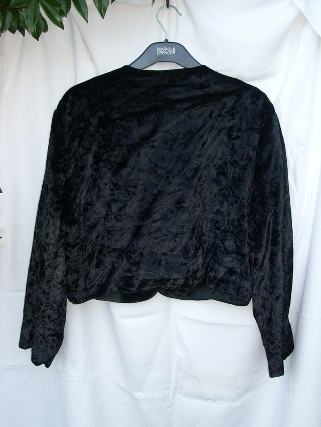 Image 4 of YESSICA Vintage Look Black Velvet Evening Jacket – Size 14