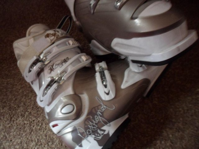 Image 3 of ROSSIGNOL XENA 40 SKI SHOES 24.5