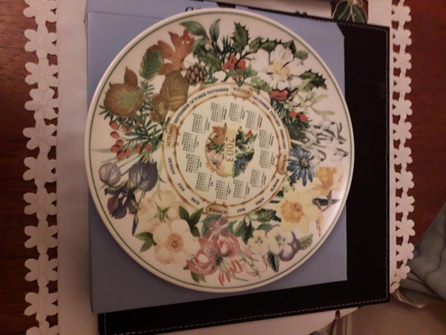 Image 4 of Wedgwood Calender plates like new with boxes
