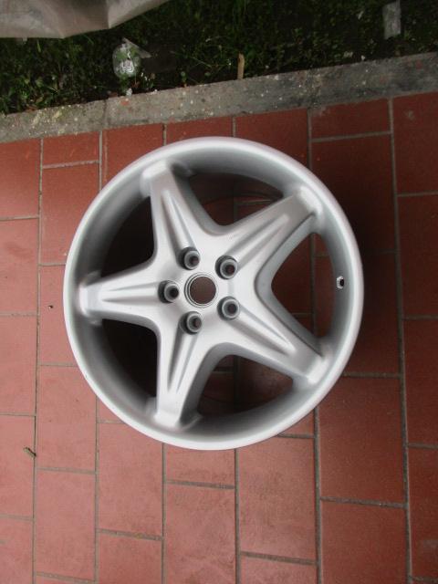 Preview of the first image of Rear wheel 10x18 Ferrari 355.