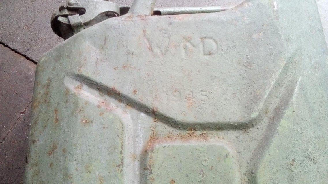 Image 2 of Jerry can stamped WD 1945