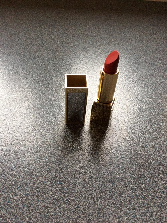 Preview of the first image of Estée Lauder Pure Colour Envy Lipstick.