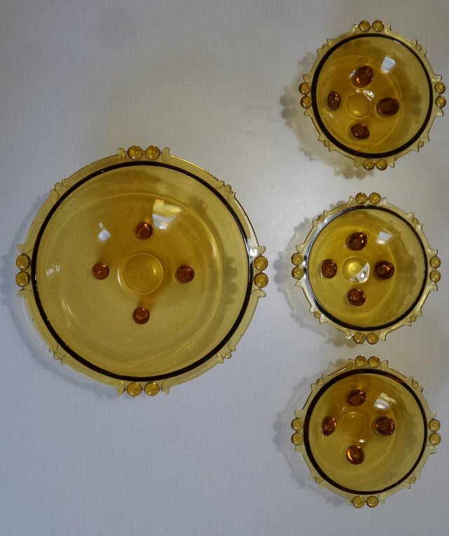 Image 3 of Art Deco amber glass serving bowl and 3 dessert bowls